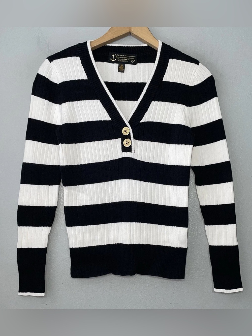 Lauren Ralph Lauren Balck and White Striped V-Neck Sweater with Gold Buttons si